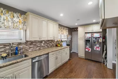 555 E Maple Ave, Woodbridge Township, NJ 07095 - Photo 12