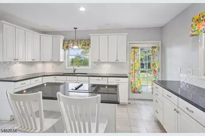 15 McGregor Ave, Mount Arlington, NJ 07856 - Photo 8