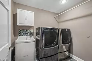 23 Chicopee Dr, Wayne, NJ 07470 - Photo 34