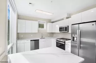 42 Spring St, Morristown, NJ 07960 - Photo 2