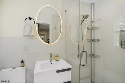 2 Tuers Pl, Montclair, NJ 07043 - Photo 12