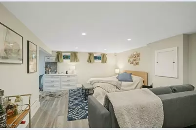 2 Tuers Pl, Montclair, NJ 07043 - Photo 22