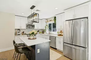 2 Tuers Pl, Montclair, NJ 07043 - Photo 8