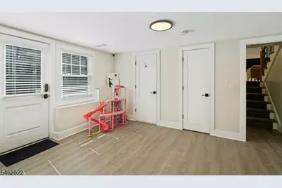 2 Tuers Pl, Montclair, NJ 07043 - Photo 20
