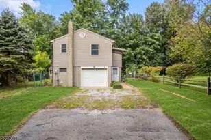 10 Pine Dr, Liberty Township, NJ 07823 - Photo 4