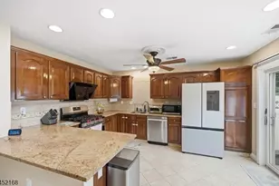 18 Clark Ct, Bernards Township, NJ 07920 - Photo 4