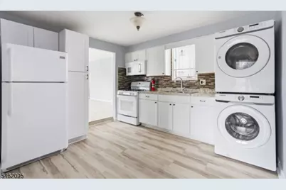 800 De Lalla Ter, Ridgefield, NJ 07657 - Photo 6