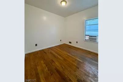 142 Ege Ave, Jersey City, NJ 07304 - Photo 4