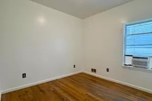 142 Ege Ave, Jersey City, NJ 07304 - Photo 4