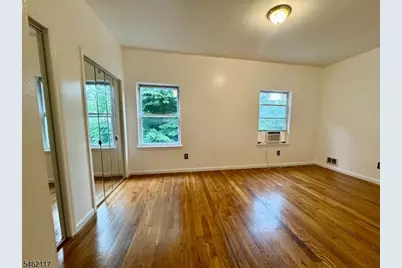 142 Ege Ave, Jersey City, NJ 07304 - Photo 8