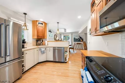 636 Willow Grove St, Hackettstown, NJ 07840 - Photo 8