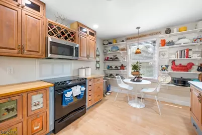 636 Willow Grove St, Hackettstown, NJ 07840 - Photo 6