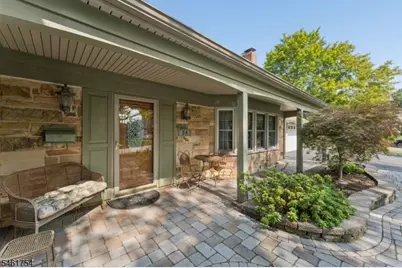 34 Hughes Rd, Franklin Township, NJ 08873 - Photo 4