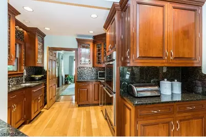 174 Highland Ave, Montclair, NJ 07042 - Photo 20