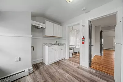 151 Watchung Ave #3, West Orange Township, NJ 07052 - Photo 4