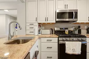 11 Vreeland Ct, Sayreville Boro, NJ 08872 - Photo 8