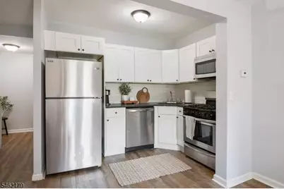 18 Jersey St #18B, Bloomfield, NJ 07003 - Photo 4