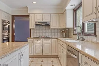 37 Jani Ct, Clifton, NJ 07013 - Photo 6
