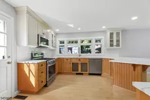 166 Crescent Ave, Waldwick, NJ 07463 - Photo 8