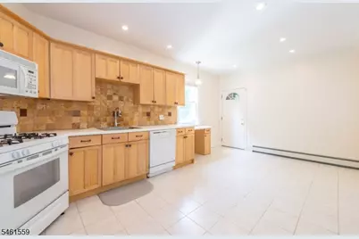 16 Llewellyn Rd #1, Montclair, NJ 07042 - Photo 8