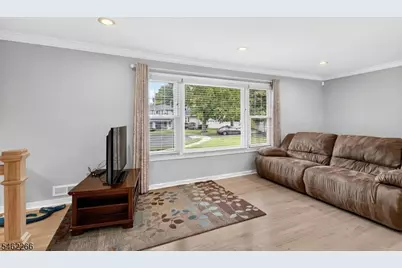 2 Braemar Cir, Cranford Township, NJ 07016 - Photo 6