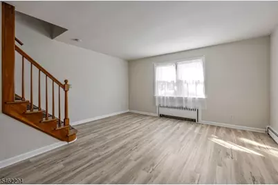 122 Westview Ave, Paramus, NJ 07652 - Photo 2
