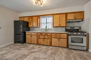 122 Westview Ave, Paramus, NJ 07652 - Photo 4