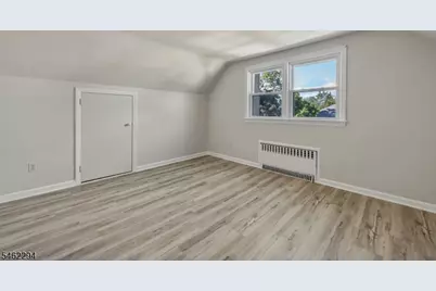 122 Westview Ave, Paramus, NJ 07652 - Photo 6