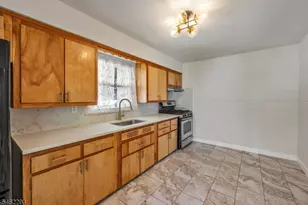 122 Westview Ave, Paramus, NJ 07652 - Photo 8