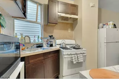 1013 Flora St, Elizabeth, NJ 07201 - Photo 4