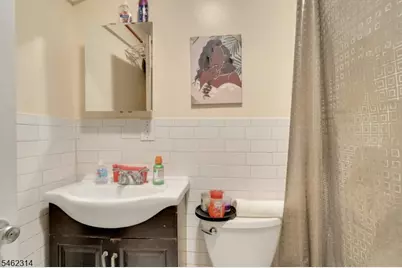 1013 Flora St, Elizabeth, NJ 07201 - Photo 8