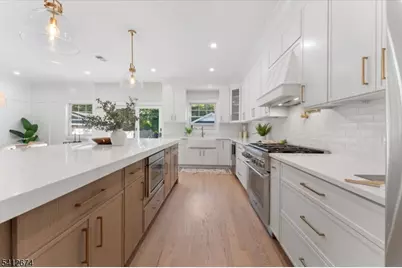 105 Wyoming St, Westfield, NJ 07090 - Photo 4