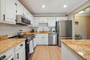 275 Potomac Dr, Bernards Township, NJ 07920 - Photo 2