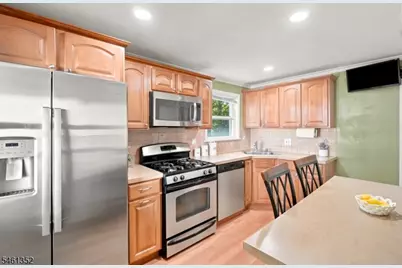 50 Heather Ln, Roselle, NJ 07203 - Photo 8
