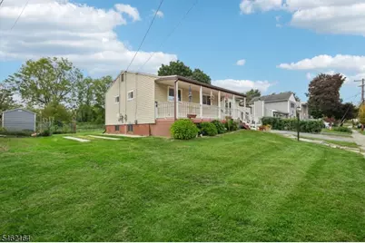 25 Lawrence Dr, Hackettstown, NJ 07840 - Photo 2