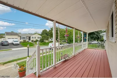 25 Lawrence Dr, Hackettstown, NJ 07840 - Photo 4
