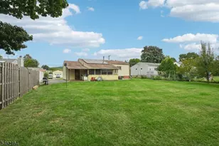 25 Lawrence Dr, Hackettstown, NJ 07840 - Photo 32