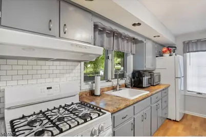 113 Harrison Ave, Roseland, NJ 07068 - Photo 36