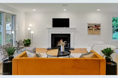 9 Crestview Ct, Montclair, NJ 07042 - Photo 8