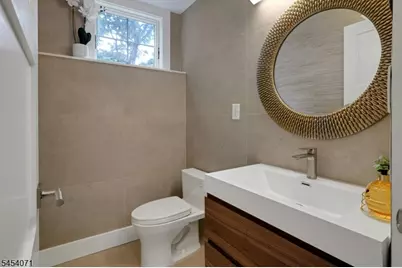 9 Crestview Ct, Montclair, NJ 07042 - Photo 32