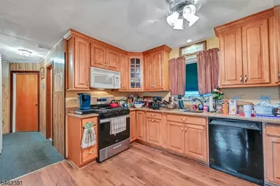 40 Wanaque Ave, Wanaque, NJ 07420 - Photo 8