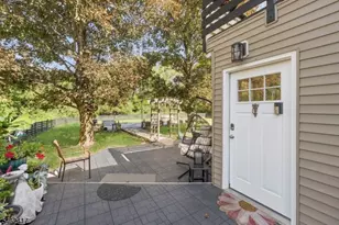 225 Hockenbury Rd, Hillsborough Township, NJ 08844 - Photo 12