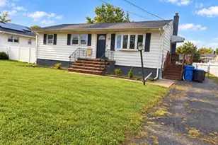 125 Rock Ln, Middlesex, NJ 08846 - Photo 2