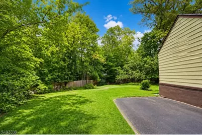 77 Independence Dr, Roselle, NJ 07203 - Photo 30