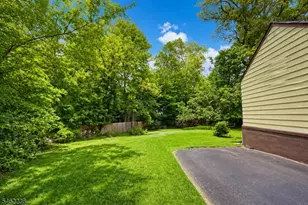 77 Independence Dr, Roselle, NJ 07203 - Photo 30