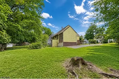 77 Independence Dr, Roselle, NJ 07203 - Photo 32