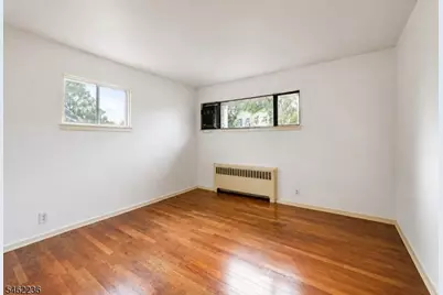 77 Independence Dr, Roselle, NJ 07203 - Photo 20