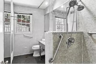 51 Valley View Ter, Wayne, NJ 07470 - Photo 18