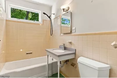 51 Valley View Ter, Wayne, NJ 07470 - Photo 20