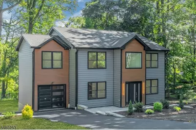 39 Woodcrest Rd, Parsippany, NJ 07005 - Photo 2